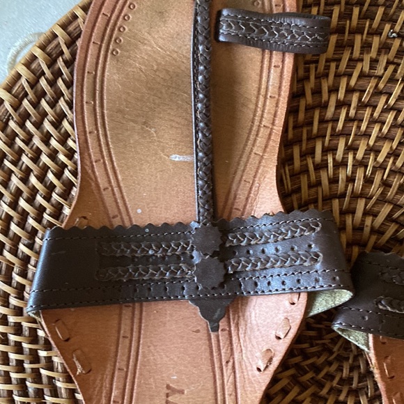 🌻SALE🌻Flip flops - Picture 3 of 4
